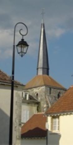image "clocher tors de Coussay-les-bois"